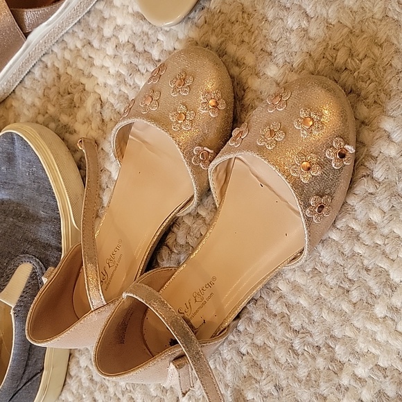 Lot of 5 girls shoes, size 1 and 2's - Picture 2 of 6